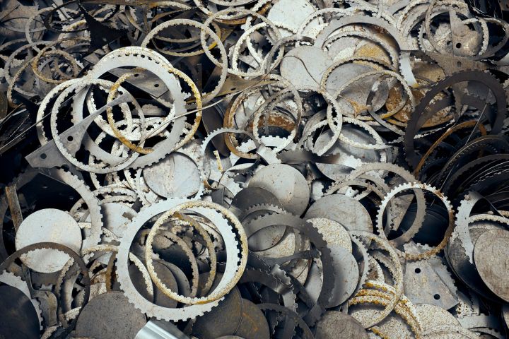 Typische Herausforderungen in der Blechkalkulation – und warum sie so hartnäckig sind
